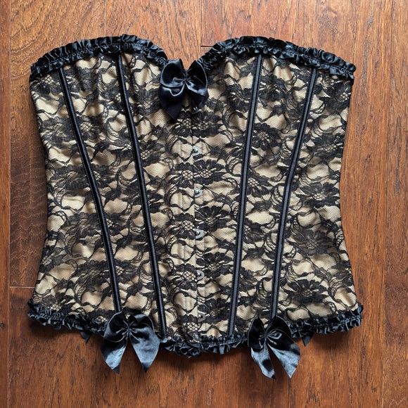 Music Legs Lace Corset & Thong Set | Lingerie Black and Cream | NWOT - Picture 2 of 11